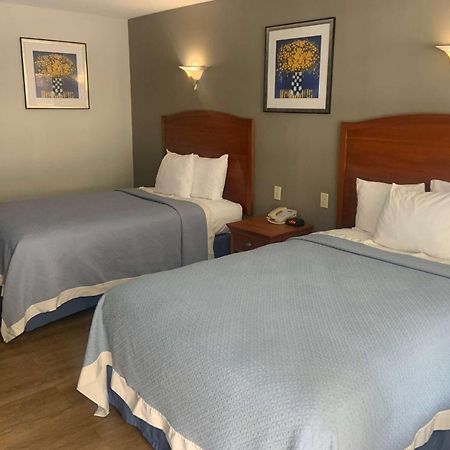 Days Inn By Wyndham Elmsford Buitenkant foto
