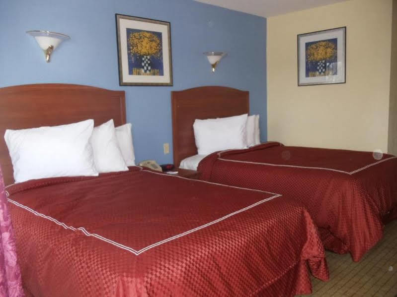 Days Inn By Wyndham Elmsford Buitenkant foto