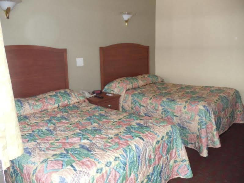 Days Inn By Wyndham Elmsford Buitenkant foto