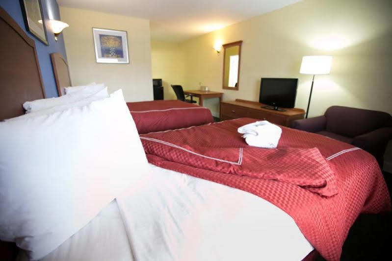 Days Inn By Wyndham Elmsford Buitenkant foto
